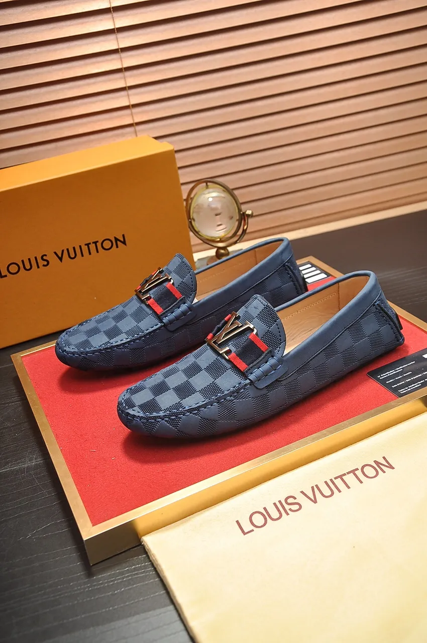 Men's men's shoes 💰420💶 [LV Doudou shoes] (water-dyed cowhide lining) new model is on the market, available on the official website. The new Doudou shoes are processed into single-color materials, and the uppers are made of imported horsehide leather. The body of the shoe is fully hemmed with mark thread, and is lined with imported original cowhide leather. The elegant shoe shape is super suitable for all-matching, and the size is 38-44.